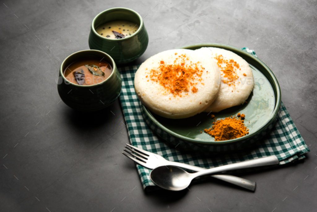 A beautiful and healthy plate of Brahmins thatte Idli