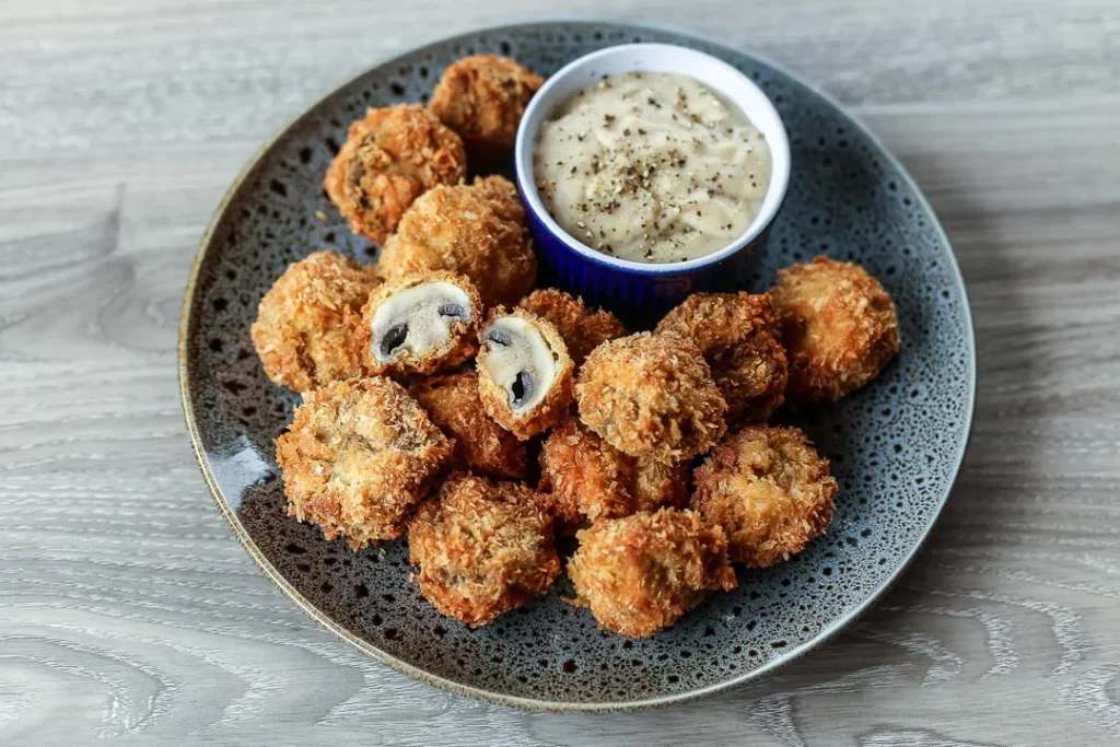 A plate of delicious mushroom popcorn