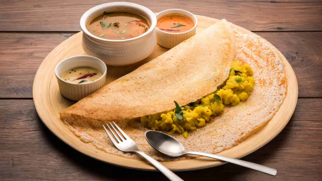 A plate of delicious Falahari dosa