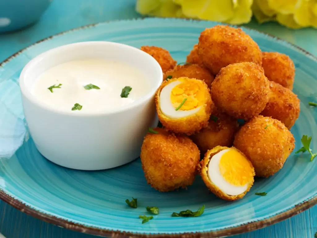 A plate of egg bajji